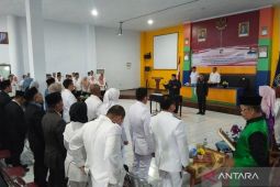 Bupati Mukomuko mutasi ratusan pejabat