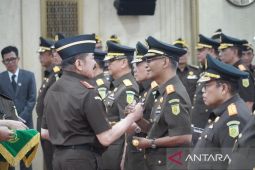 Muhibuddin dilantik jadi Kajati Sumut, Harli Siregar ditugaskan ke Kejagung