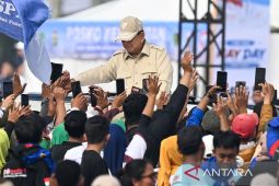 Hari Buruh, Prabowo dekati dan bercengkerama dengan pekerja