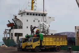 Volume barang Terminal Pelabuhan Kijing tembus 3,59 juta ton