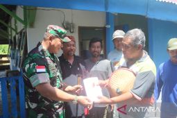 Kodam XV/Pattimura menyalurkan bantuan perbaikan masjid di Waili Malut