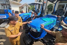 Bantu Percepat Tanam, Pemkab Majalengka salurkan 69 alsintan