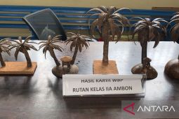 WBP Rutan Ambon olah batok kelapa jadi produk bernilai ekonomi