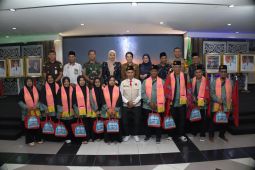 157 calon haji Singkawang berangkat ke Tanah Suci