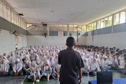 Bawaslu Karawang beri pendidikan politik kepada pelajar songsong Pemilu 2029