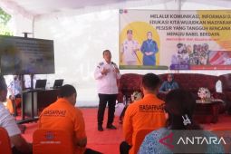 Babel serahkan bantuan life jacket khusus nelayan tradisional