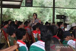 Polres Bekasi sosialisasikan bahaya obat keras ilegal kepada buruh