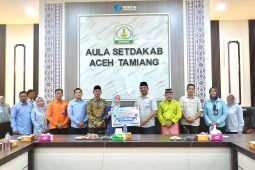 Pemkab Serang salurkan bantuan Rp1,19 M untuk warga terdampak bencana Aceh
