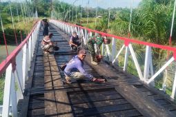 Dandim 0407 Bengkulu minta warga rawat Jembatan Perintis Garuda