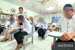 Lapas Kelas IIA Gorontalo fasilitasi ujian kesetaraan warga binaan