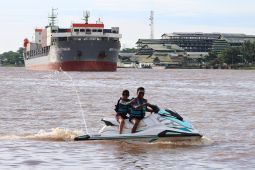 Wisata Jet Ski di Sungai Kapuas