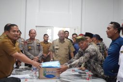 Bupati Syah Afandin temui korban banjir, siap perjuangkan pendataan ulang bantuan