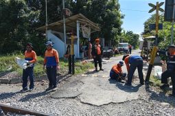 KAI Daop 7 Madiun lakukan normalisasi jalur di Blitar