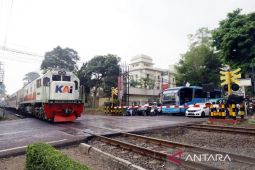 Pembangunan flyover beririsan jalur kereta bisa cegah kasus kecelakaan