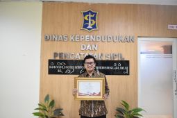 RS Pura Raharja terima penghargaan dari Wali Kota Surabaya