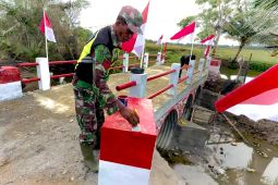 TNI kembali rampungkan jembatan aramco di Bireuen