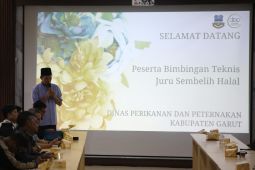 Garut siapkan juru sembelih hewan kurban sebagai persiapan Idul Adha