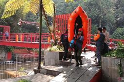 Tim SAR cari pria yang terbawa arus di Sungai Cikapundung Bandung