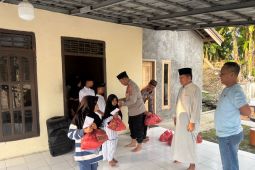 KSKP Bakauheni bagikan sembako dan santunan untuk anak yatim piatu
