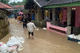 Lima kecamatan di Lebak dilanda banjir dan longsor