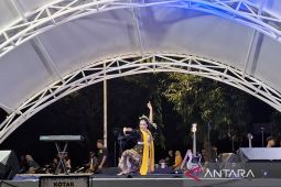Kabupaten Cirebon manfaatkan Taman Parkir Sumber untuk panggung rakyat