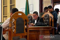 Nama Faisal Hasrimy muncul di dakwaan kasus korupsi smartboard rugikan negara Rp29,58 miliar