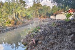 DLHP Ambon berhasil angkut 70 ton sampah dari Sungai Waiheru cegah bencana hidrometeorologi