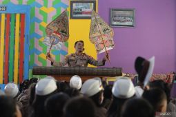Pementasan wayang Polisi Sahabat Anak