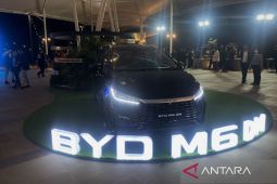 BYD kenalkan M6 Cross dengan bekal teknologi DM di Indonesia