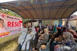 Firman Yusi gelar pasar murah saat reses
