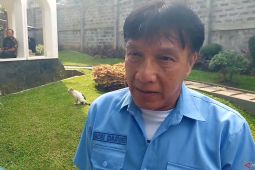 Legenda Persib Robby Darwis ingatkan Maung Bandung tak lengah hadapi Persijap