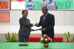 Elka Anakotta jabat rektor IAKN Ambon