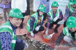 Melalui program vokasi hijau, PLN sulap limbah jadi pupuk organik