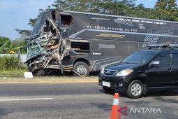Innalilahi, satu orang tewas dalan kecelakaan bus tabrak truk di Tol Cipali Cirebon