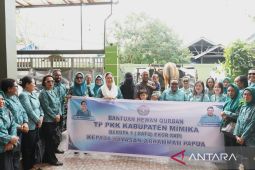 PKK Mimika serahkan sapi kurban kepada Yayasan Arrahmah Papua