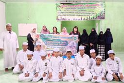 Sambut Idul Adha, Notaris/PPAT Simalungun berbagi di Ponpes Assabiqun