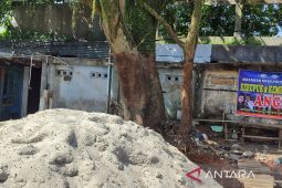 Pemkot Bengkulu lakukan pengerukan saluran drainase antisipasi banjir