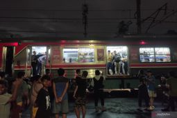 Ada gangguan sarana akibatkan KRL Duri-Tangerang terhenti