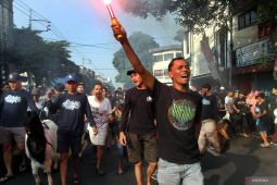 Tradisi pawai hewan kurban di Malang