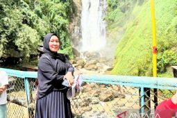 Objek wisata Air Terjun Curup Tenang Bedegung ramai pengunjung pada libur Idul Adha