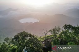 Potensi Wisata Puncak Gunung Canar