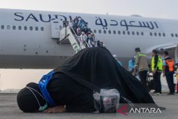 Kedatangan jamaah haji kloter pertama debarkasi Palembang