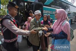 Kepulangan jamaah haji kloter pertama debarkasi Kertajati