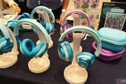 "Headphone" untuk anak iClever jadi pemenang favorit konferensi dan pameran teknologi