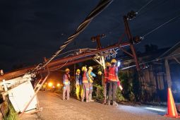 PLN gerak cepat pulihkan listrik terdampak cuaca ekstrem di Sambas