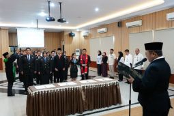 Kakanwil Kemenkum Bengkulu lantik 11 PNS dan 1 Notaris Pengganti, tegaskan ASN harus jadi pelayan masyarakat