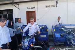 Pemkab Gorontalo terima tujuh viar untuk kebersihan dari BSG