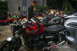 Barang bukti OTT Ditjen Imigrasi tiba di KPK