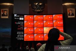 IHSG anjlok lebih dari 4 persen, analis soroti sentimen domestik