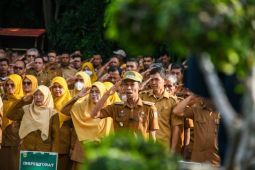 Cairkan gaji ke 13 ASN, Illiza tegaskan untuk bantu kebutuhan pendidikan anak